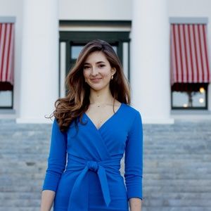 Meet your Posher, Julia